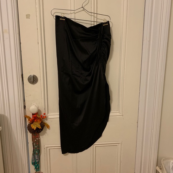 Black midi side slit fashion nova skirt - Picture 3 of 5